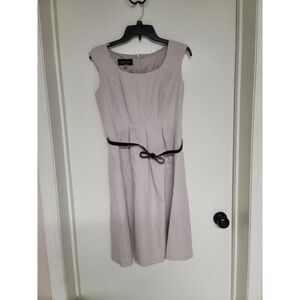 ⭐️ womens black label by evan picone light grey dress and black belt - Size 2